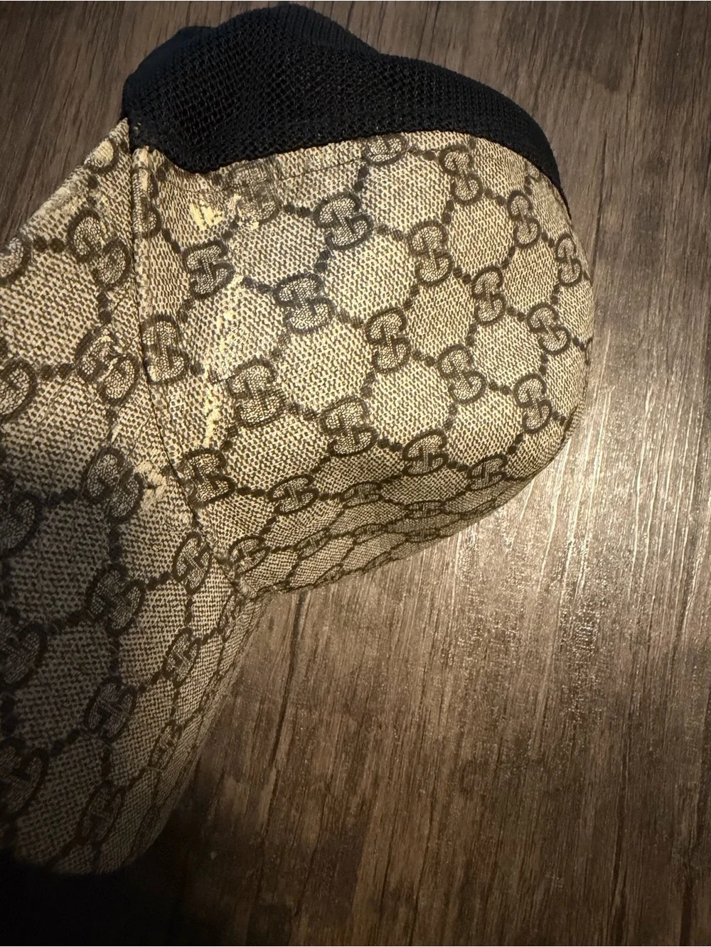 Gucci gg supreme